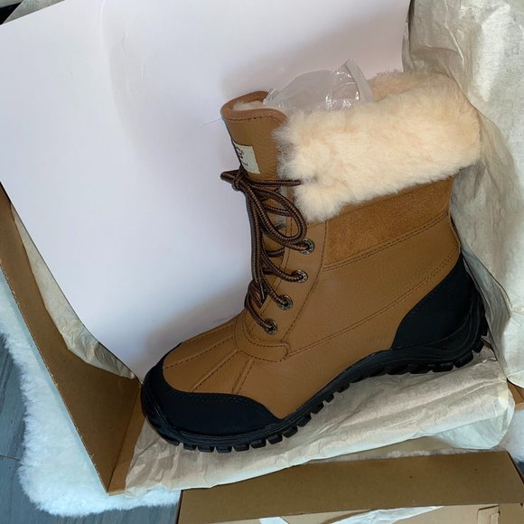 UGG Adirondack II Snowboots - Picture 1 of 10